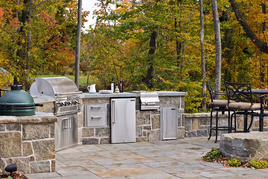 Building Your Dream Outdoor Kitchen: A Guide to Construction